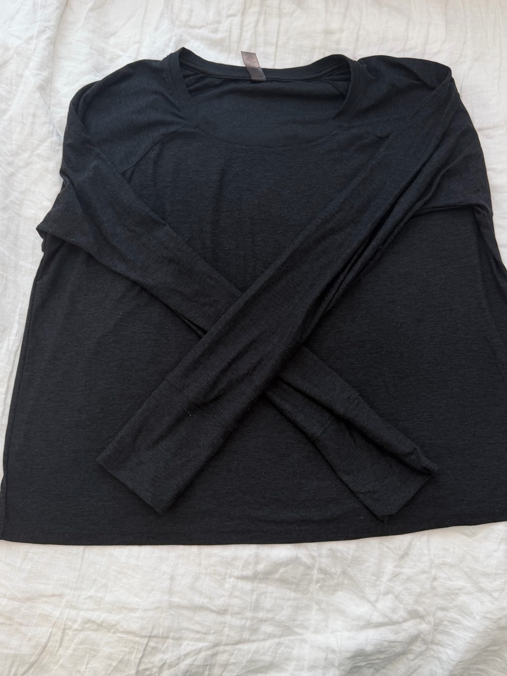Beyond Yoga Black Long-Sleeve Scoop Neck Tee